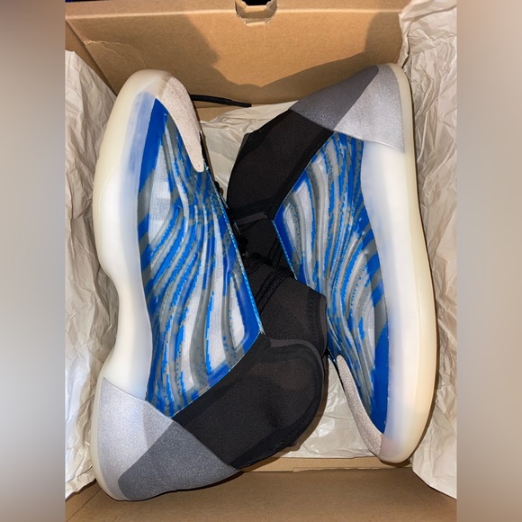 NWOT Yeezy QNTM “Frozen Blue” (GZ8872)